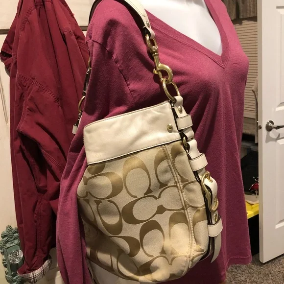 Authentic large Coach bag - Picture 7 of 8